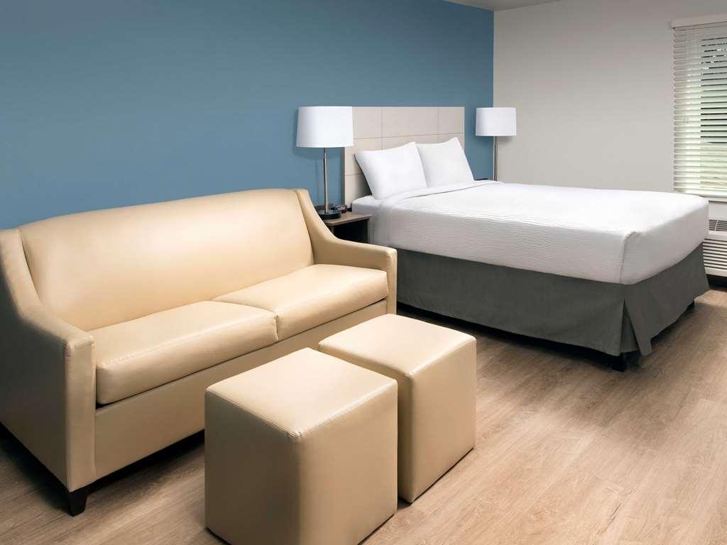 Woodspring Suites Providence Værelse billede