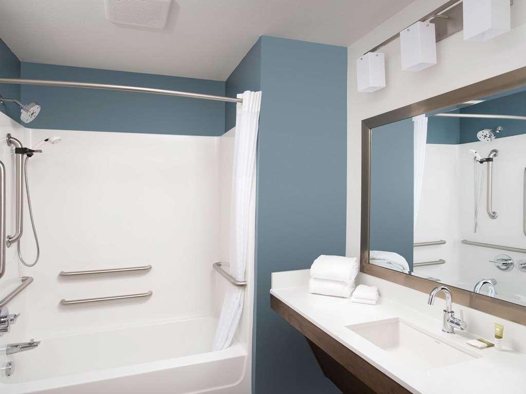 Woodspring Suites Providence Værelse billede